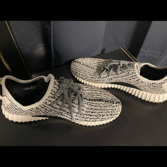 Men’s Adidas Yeezy Boost 350 Turtle Dove - Picture 4 of 4